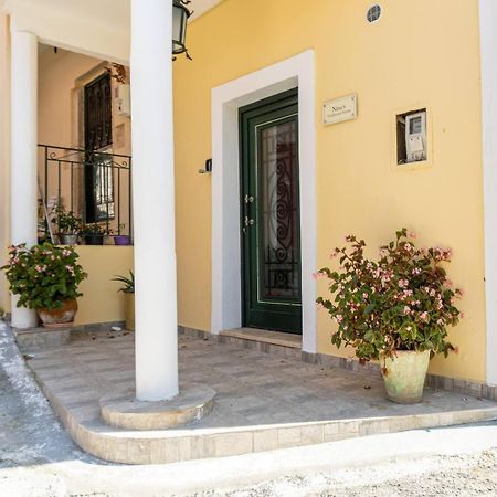 Nina'S Traditional House By Estia Valanio Exterior foto