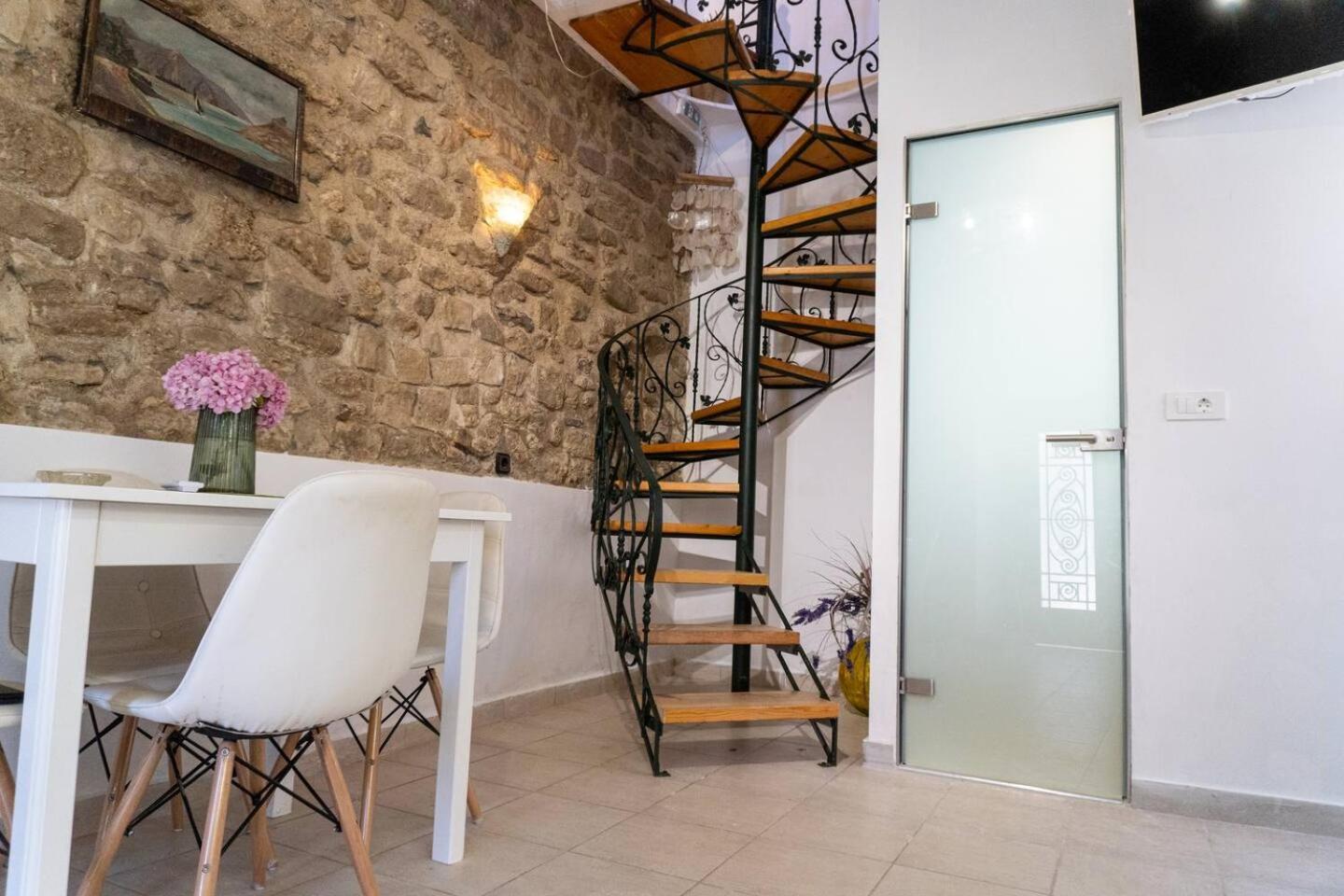 Nina'S Traditional House By Estia Valanio Exterior foto